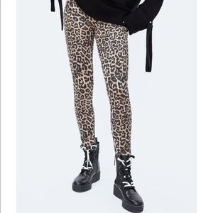 NWT’s Zara Animal print Leggings Size Small Medium S M Black Tan